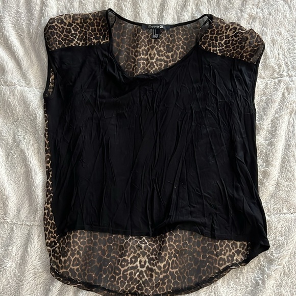 Lot 8- Dressy tops - medium - Picture 3 of 5
